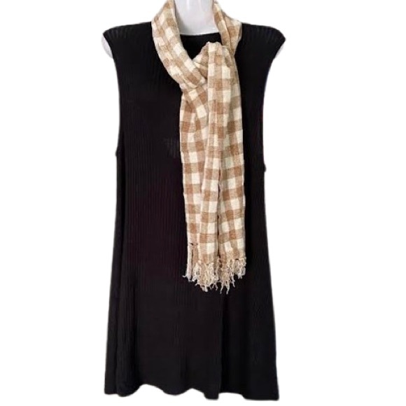 Plaid Scarf - Picture 6 of 9